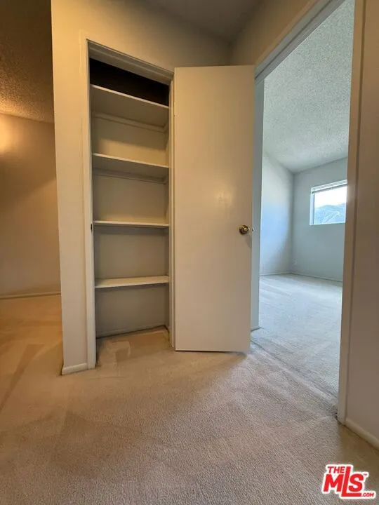 2809 Montrose Avenue #10 La Crescenta, CA 91214