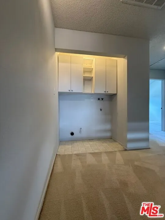 2809 Montrose Avenue #10 La Crescenta, CA 91214