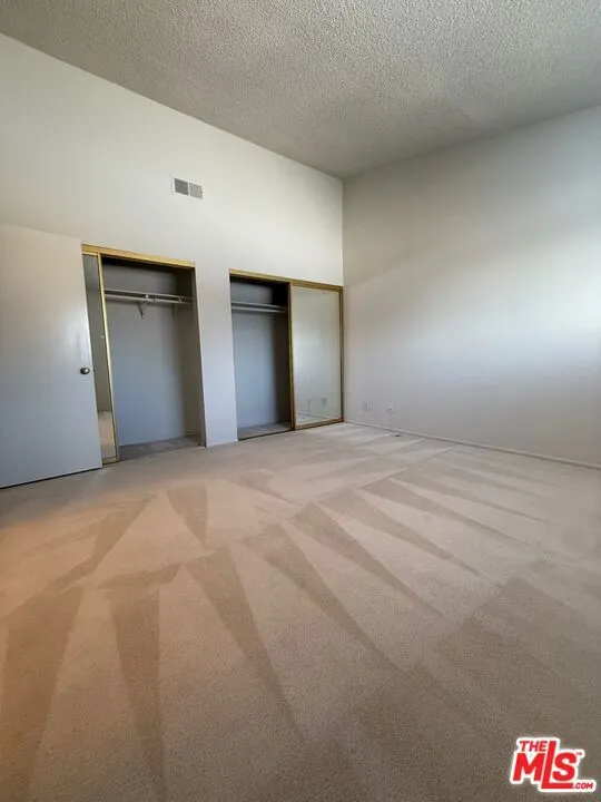 2809 Montrose Avenue #10 La Crescenta, CA 91214
