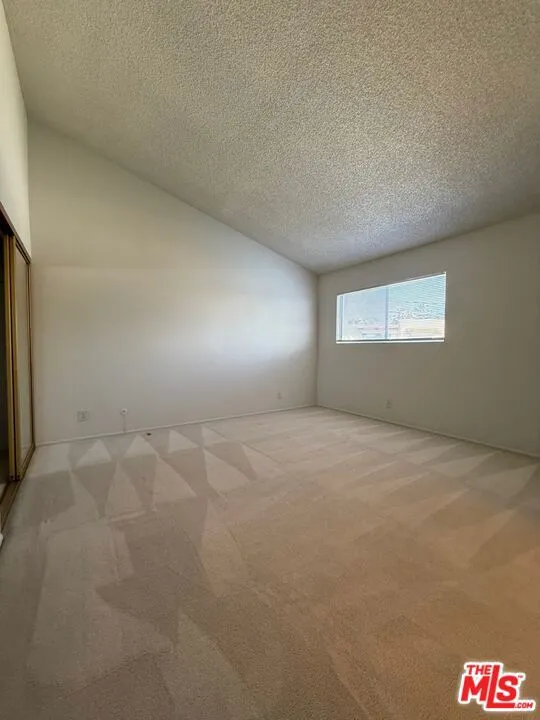 2809 Montrose Avenue #10 La Crescenta, CA 91214
