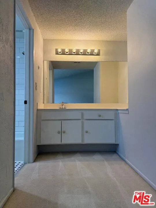 2809 Montrose Avenue #10 La Crescenta, CA 91214