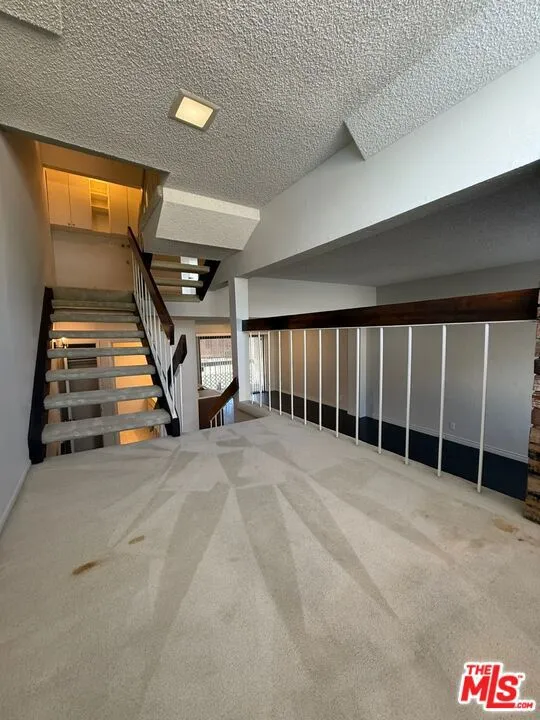 2809 Montrose Avenue #10 La Crescenta, CA 91214