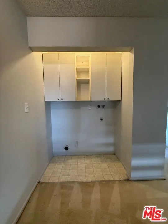 2809 Montrose Avenue #10 La Crescenta, CA 91214