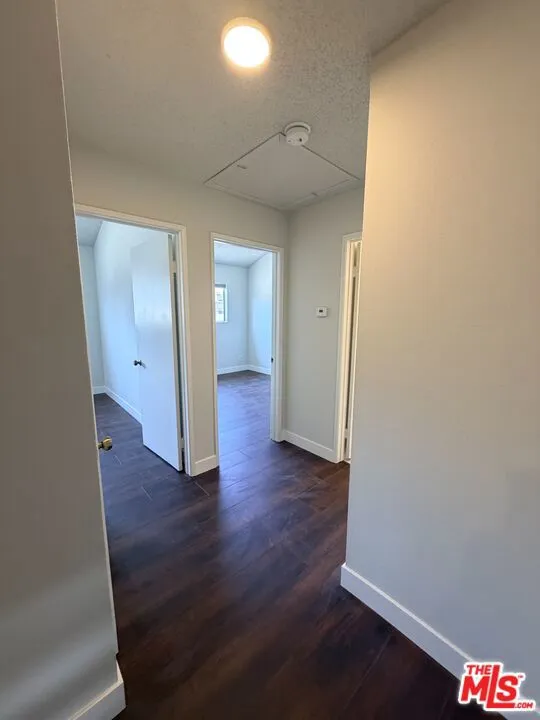 2809 Montrose Avenue #10 La Crescenta, CA 91214