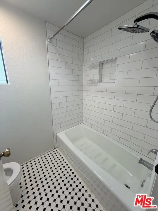 2809 Montrose Avenue #10 La Crescenta, CA 91214