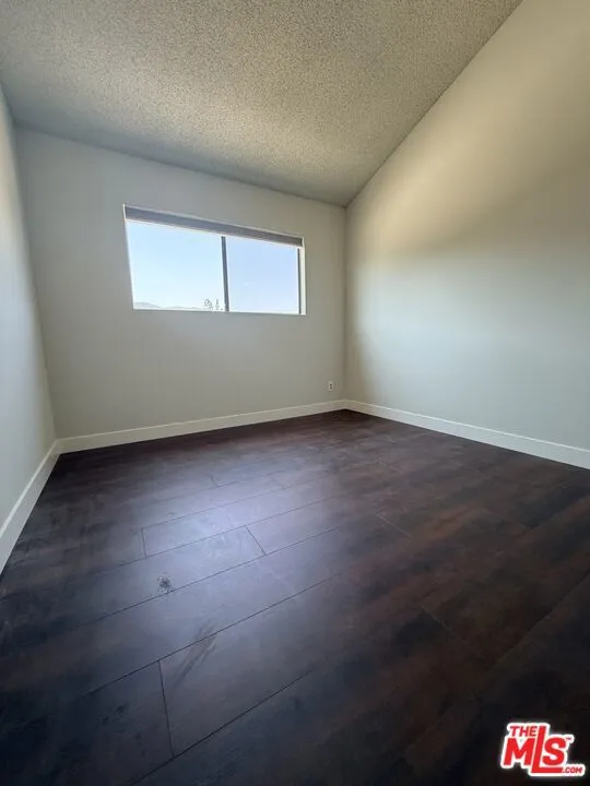 2809 Montrose Avenue #10 La Crescenta, CA 91214