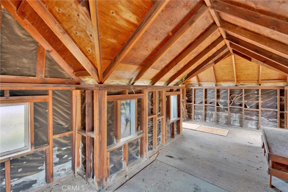 23333 Taos Apple Valley, CA 92307