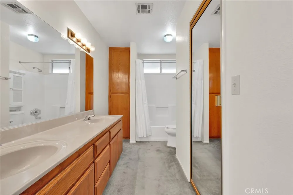 23333 Taos Apple Valley, CA 92307