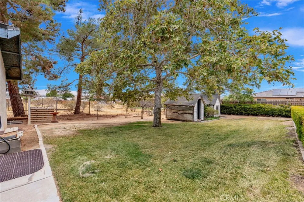23333 Taos Apple Valley, CA 92307