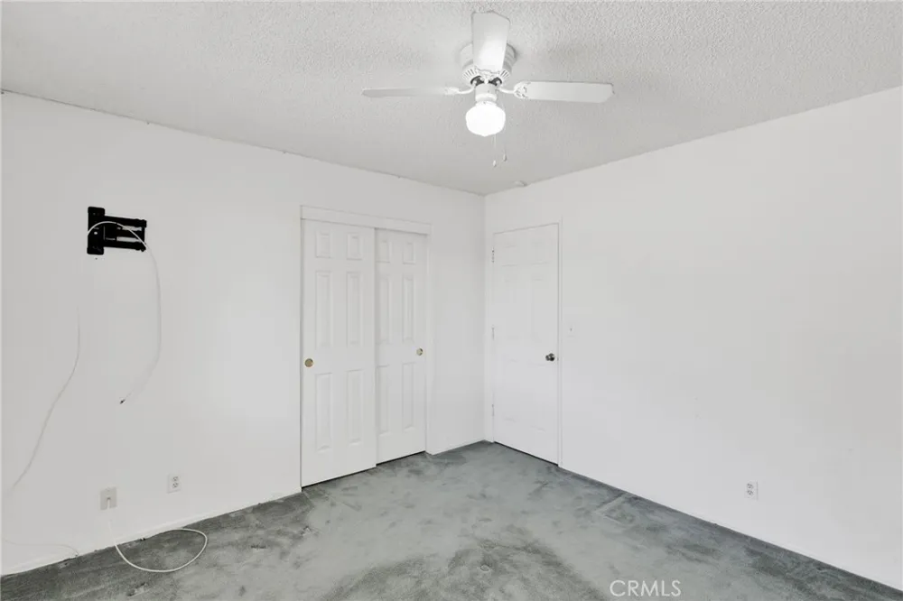 23333 Taos Apple Valley, CA 92307