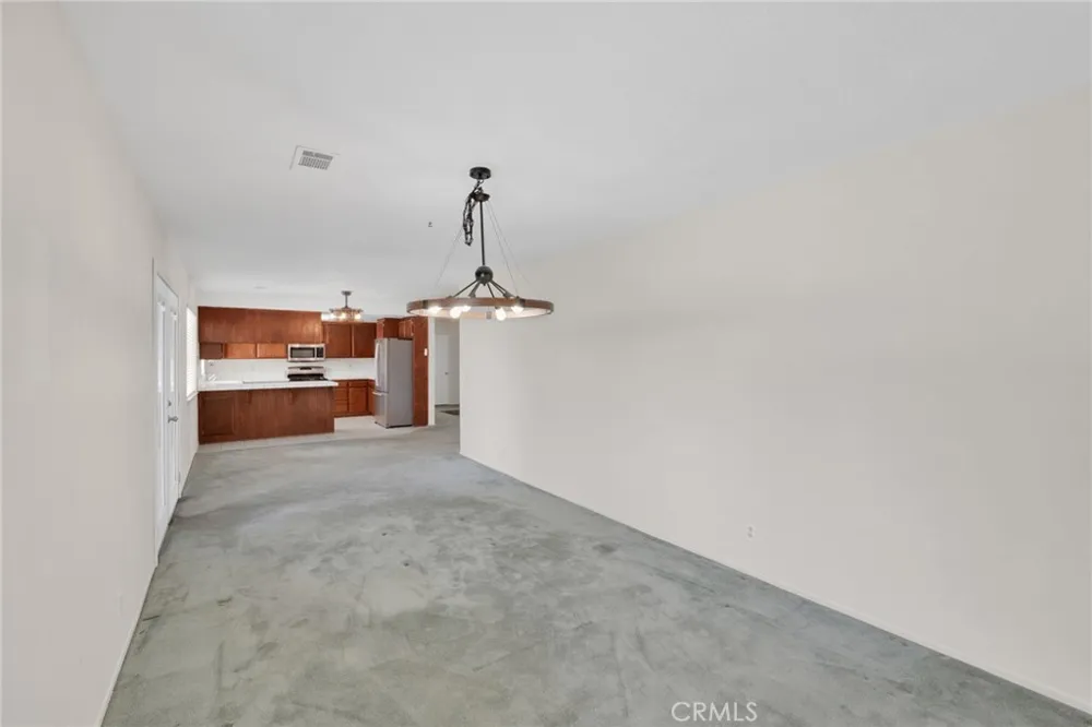 23333 Taos Apple Valley, CA 92307