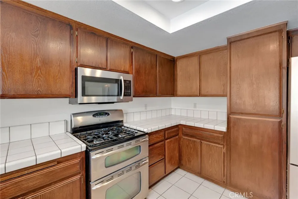 23333 Taos Apple Valley, CA 92307