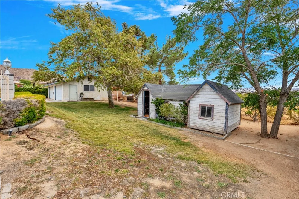 23333 Taos Apple Valley, CA 92307