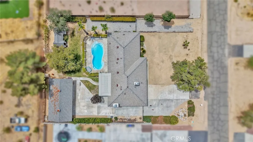 23333 Taos Apple Valley, CA 92307