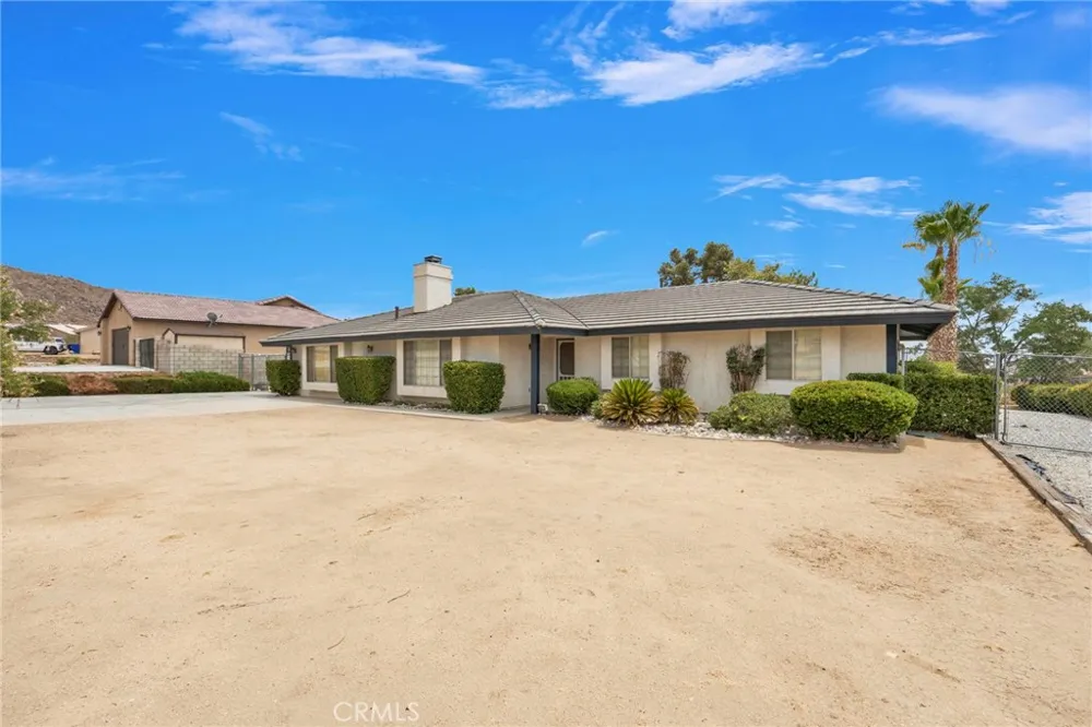 23333 Taos Apple Valley, CA 92307
