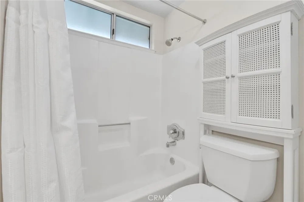 23333 Taos Apple Valley, CA 92307