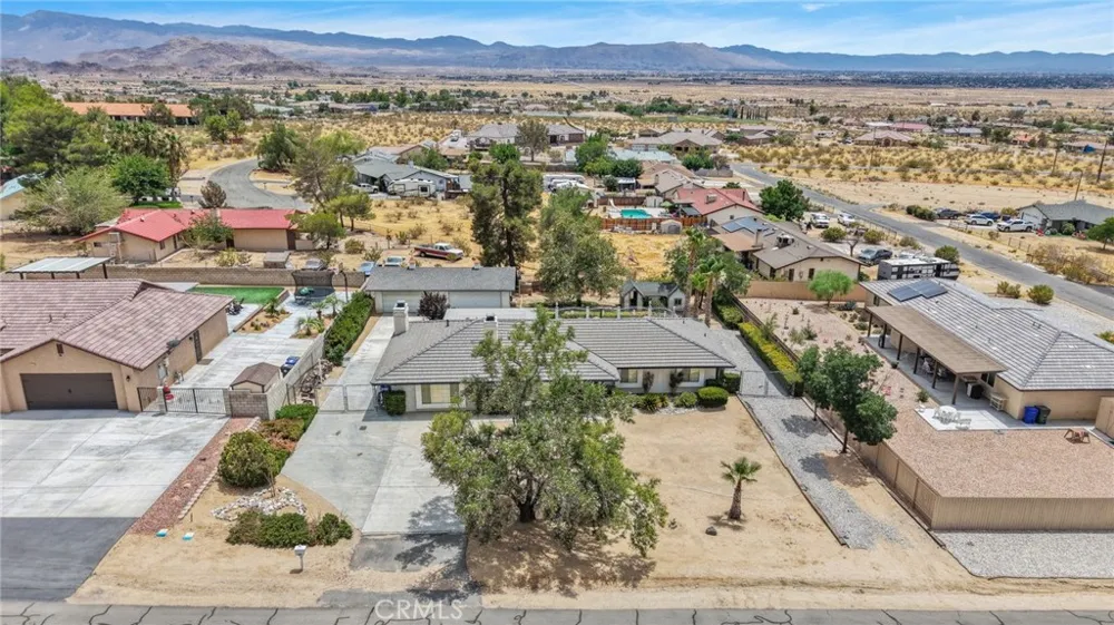 23333 Taos Apple Valley, CA 92307