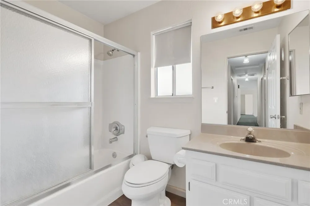 23333 Taos Apple Valley, CA 92307