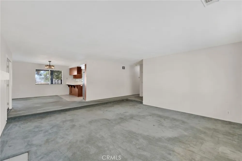 23333 Taos Apple Valley, CA 92307