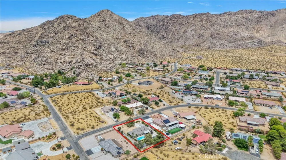 23333 Taos Apple Valley, CA 92307