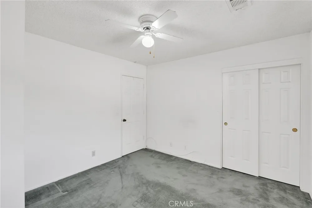 23333 Taos Apple Valley, CA 92307