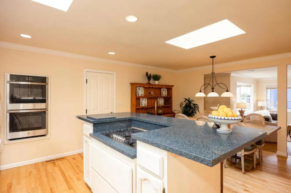 551 4th Street Montara, CA 94037