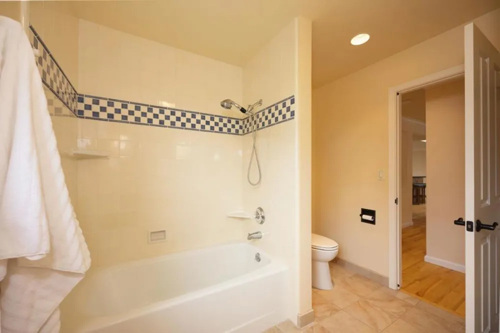 551 4th Street Montara, CA 94037