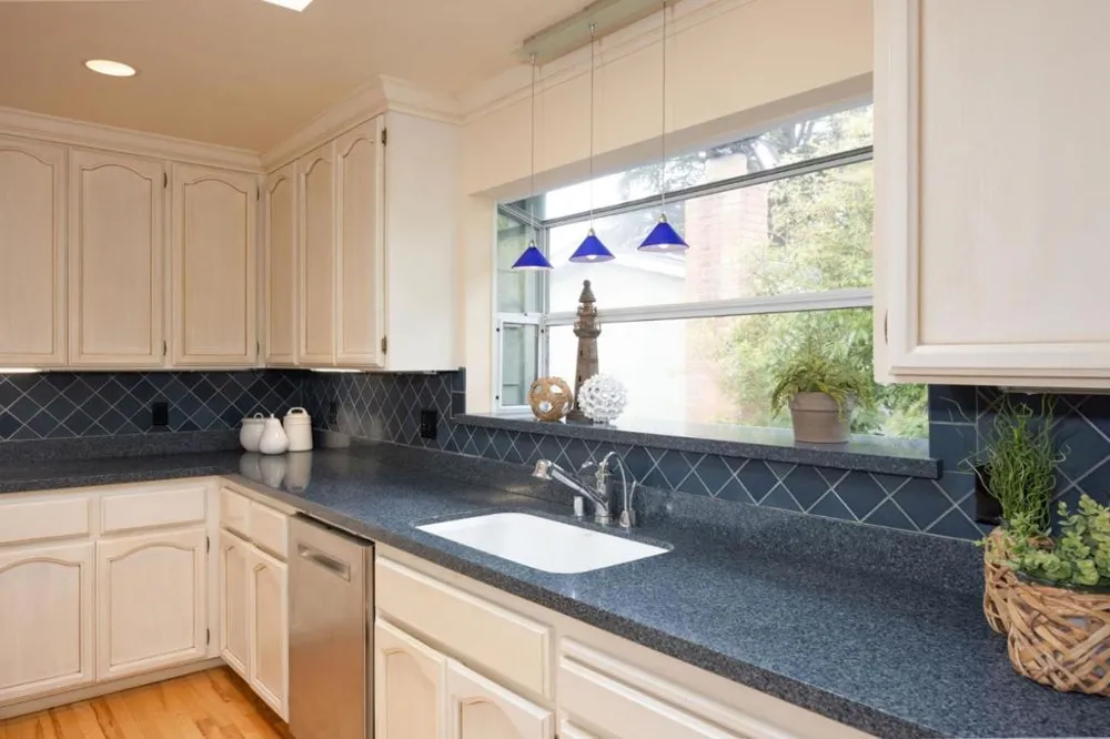 551 4th Street Montara, CA 94037