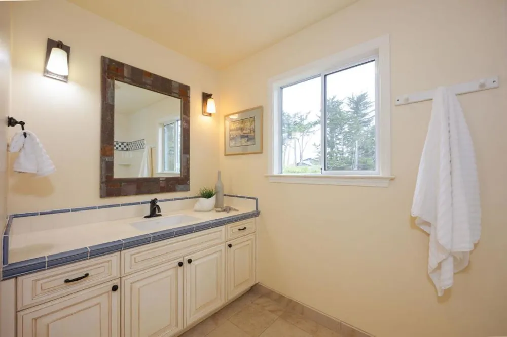 551 4th Street Montara, CA 94037