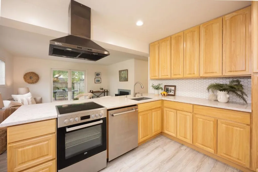 551 4th Street Montara, CA 94037