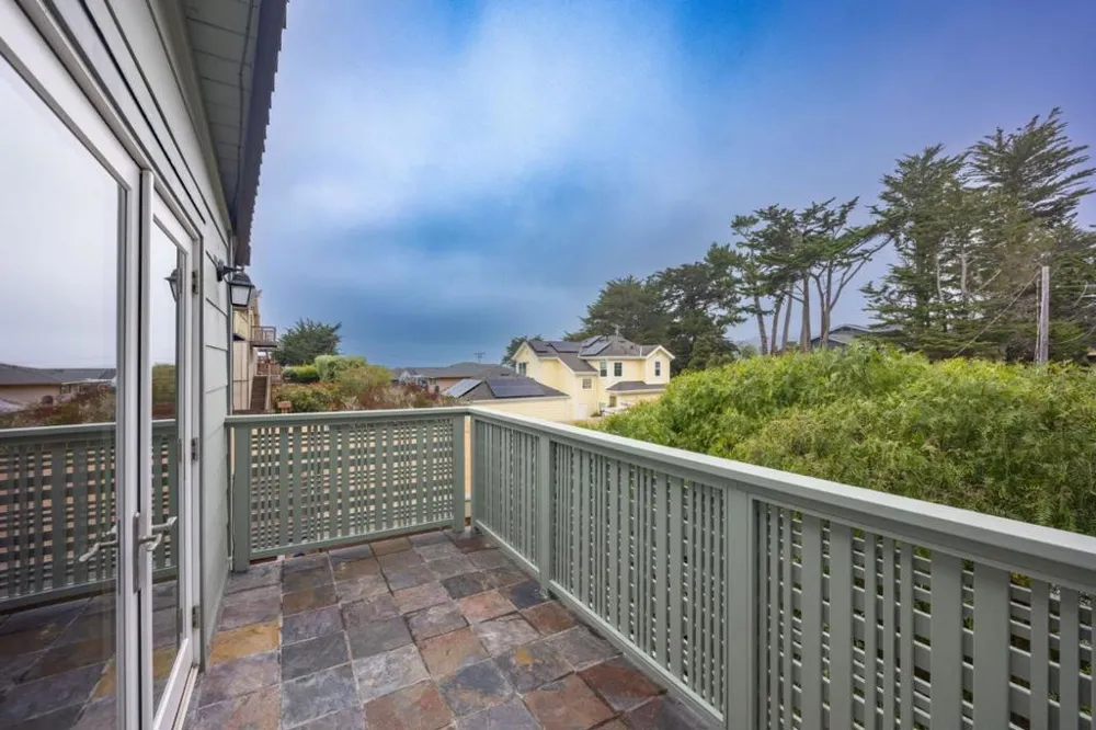 551 4th Street Montara, CA 94037