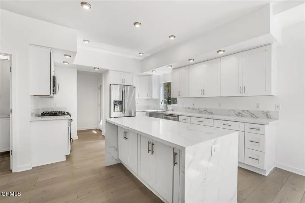 1944 Seminole Drive Agoura Hills, CA 91301
