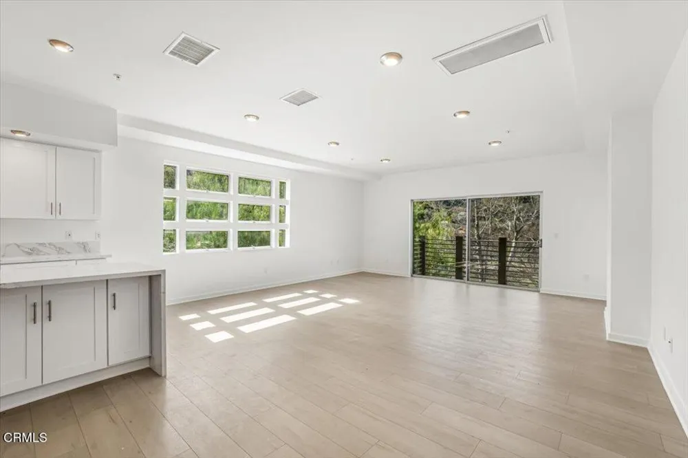 1944 Seminole Drive Agoura Hills, CA 91301