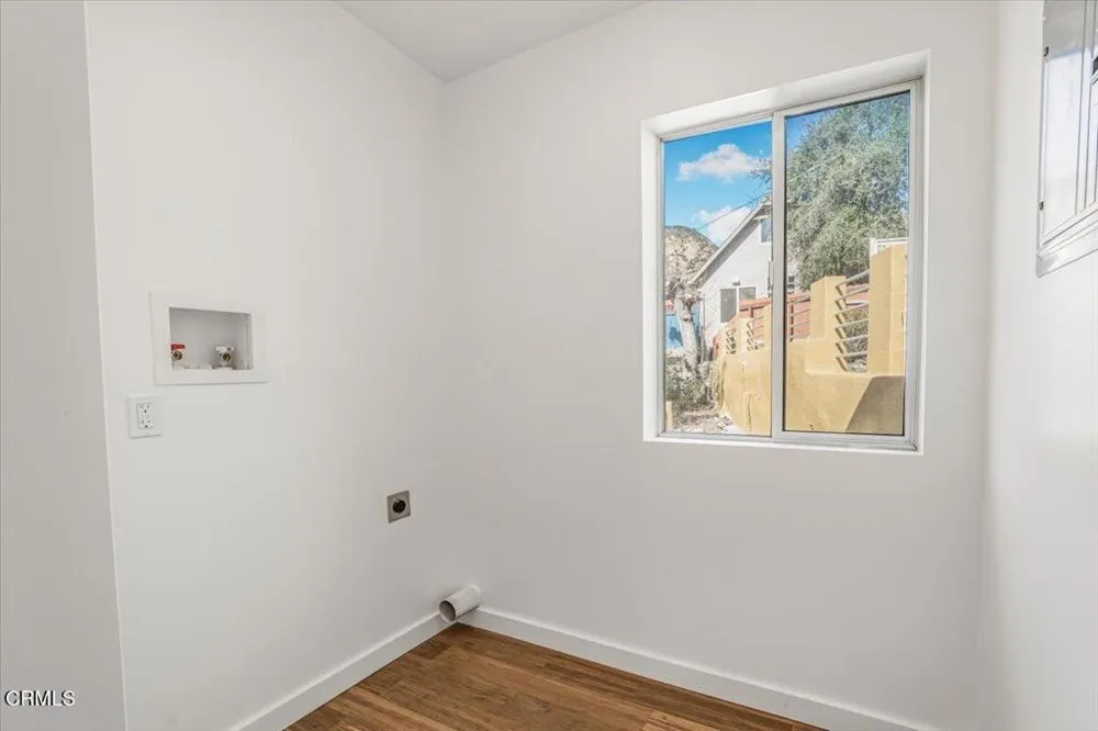 1944 Seminole Drive Agoura Hills, CA 91301