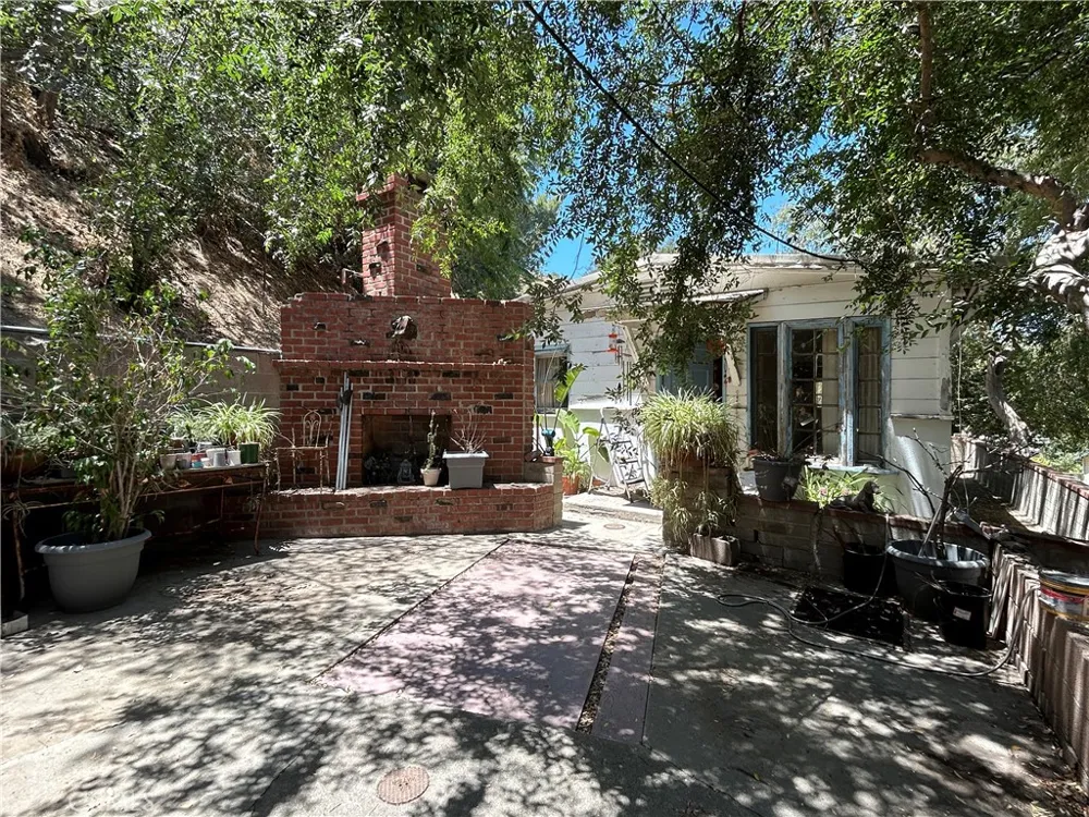 12229 Alta Sylmar, CA 91342