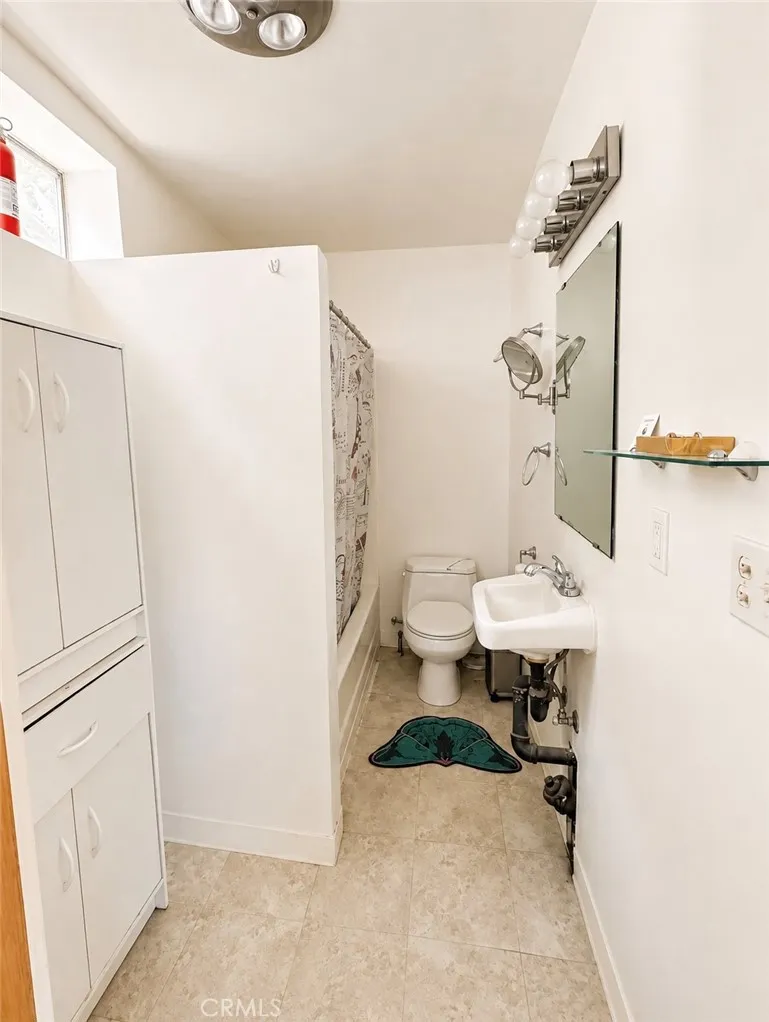 12229 Alta Sylmar, CA 91342