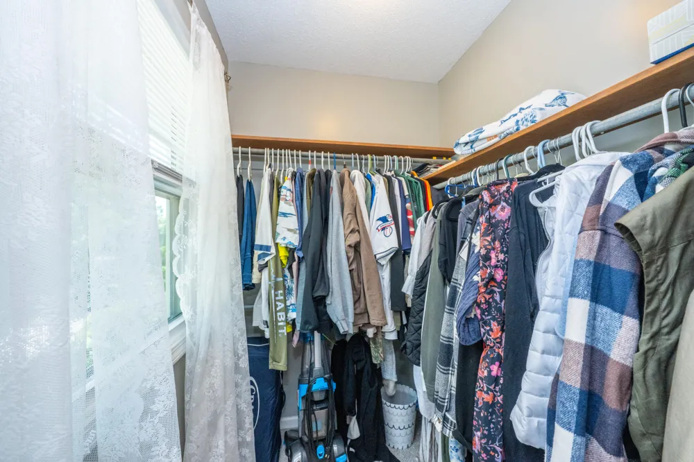 2240 Pleasant Hill Drive Norton Shores, MI 49441