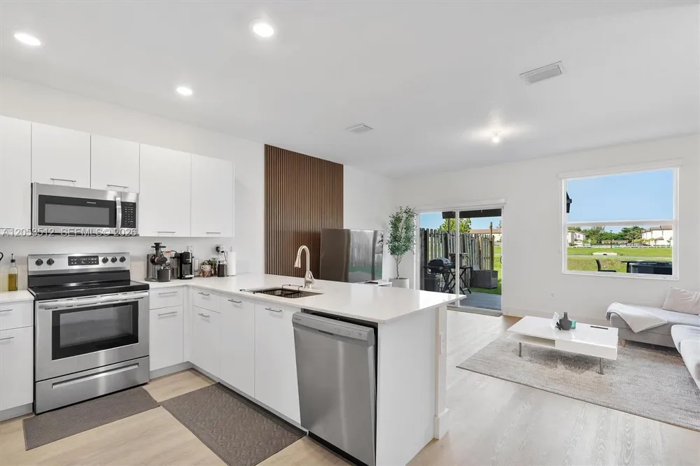 12424 NW 23rd Ct Miami, FL 33167
