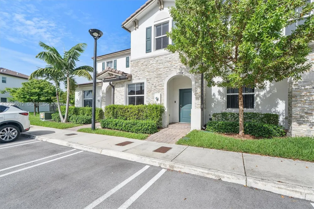 12424 NW 23rd Ct Miami, FL 33167