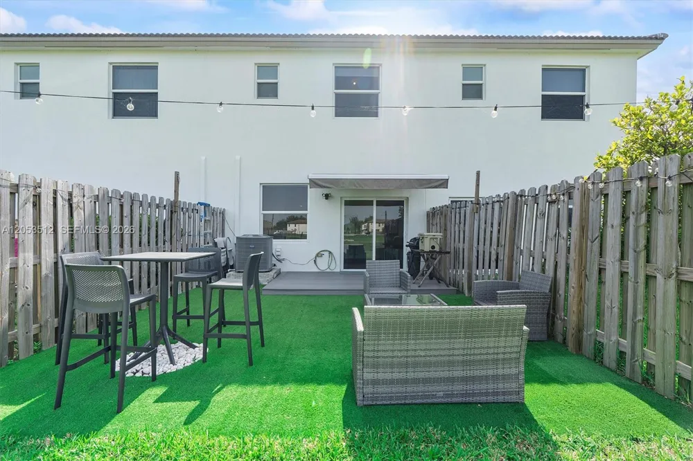 12424 NW 23rd Ct Miami, FL 33167