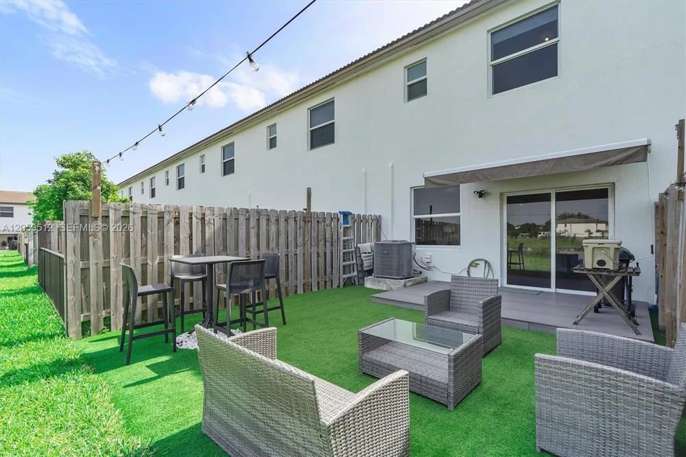 12424 NW 23rd Ct Miami, FL 33167