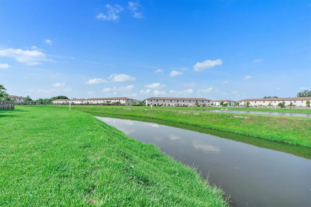 12424 NW 23rd Ct Miami, FL 33167