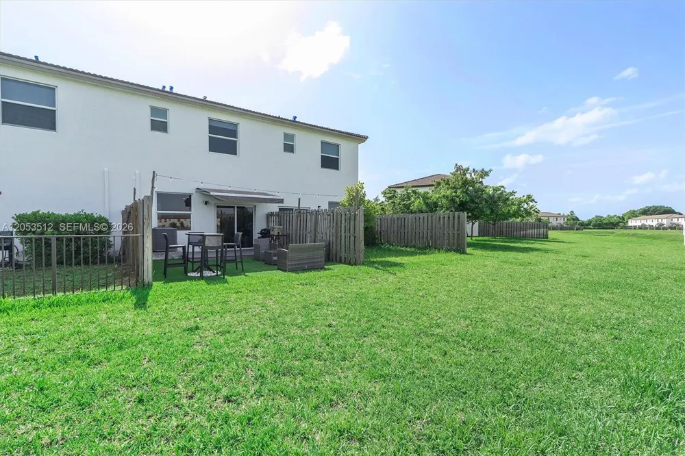 12424 NW 23rd Ct Miami, FL 33167