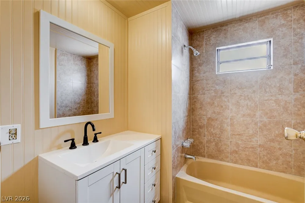 241 Powderhorn Avenue Overton, NV 89040