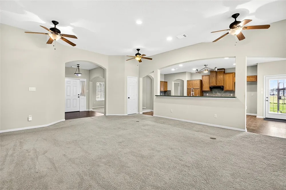 329 Gou Hole Cove, TX 77523