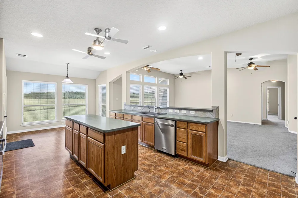 329 Gou Hole Cove, TX 77523