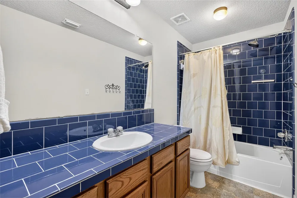 329 Gou Hole Cove, TX 77523
