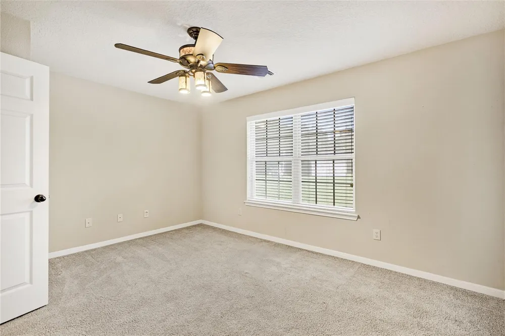 329 Gou Hole Cove, TX 77523