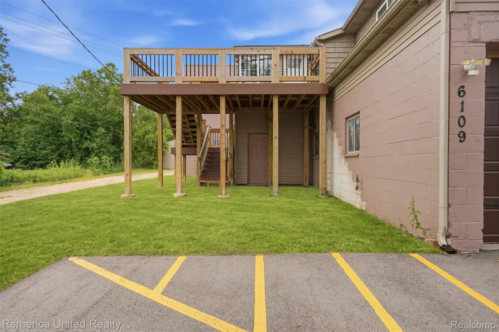 6109 Grand River Avenue Genoa Township, MI 48114
