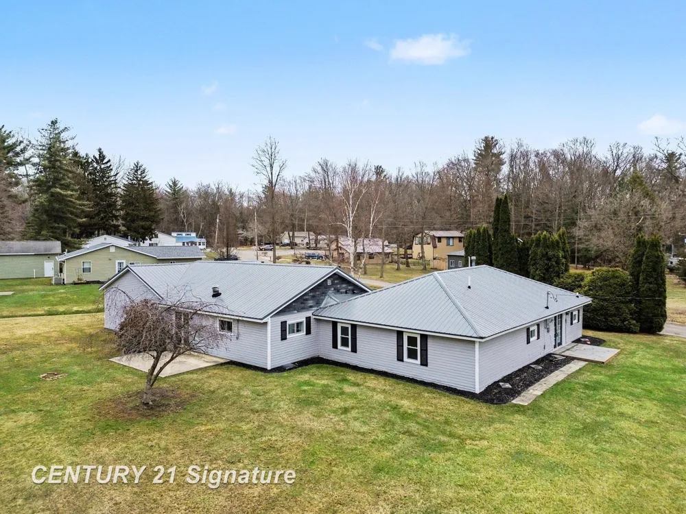 474 W Taylor Drive Jerome Township, MI 48657